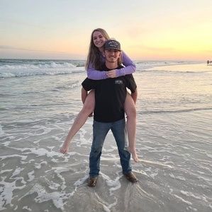 Meet your Posher, Carrie